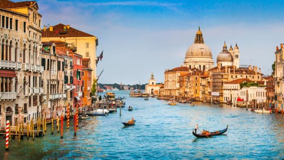 Екскурзия в ИТАЛИЯ - Свети Валентин във ВЕНЕЦИЯ, 3 нощувки със самолет и обслужване на български език! С включена дегустация на просеко и посещение на дизайнерски outlet център!
