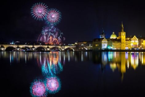 Екскурзия в ЧЕХИЯ - Нова година в Прага - 5 нощувки, със самолет и водач на български език!