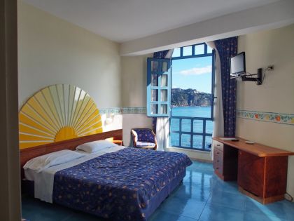 Почивка в  ИТАЛИЯ - СИЦИЛИЯ, хотел Sporting Baia 4* - със самолет и обслужване на български език! Гарантирани места!