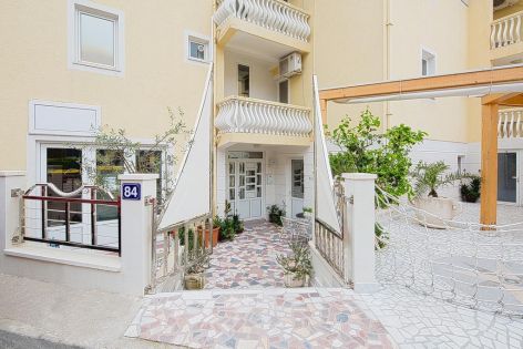 BUDVA INN